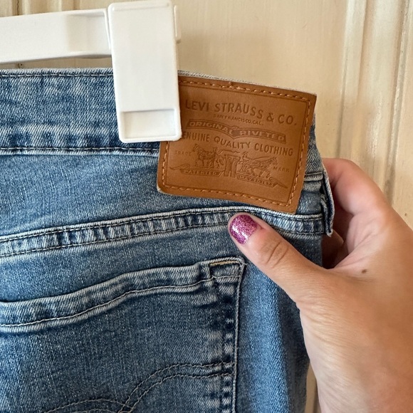 Levi’s 711 Skinny Jeans - Picture 3 of 4